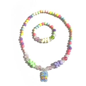 Collar de niña con pulsera de perlas